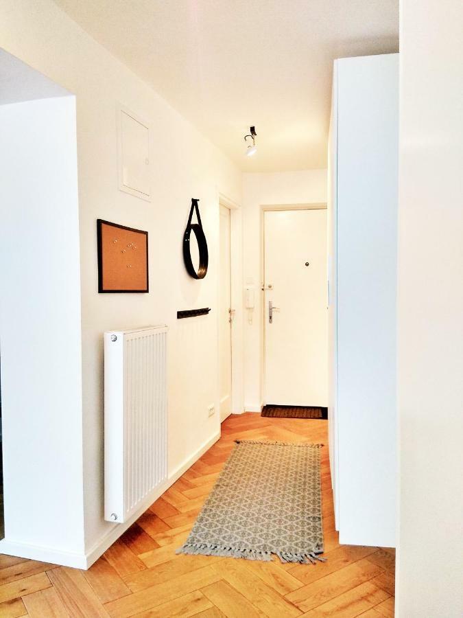 Poet'S Street Apartment Загреб Екстериор снимка